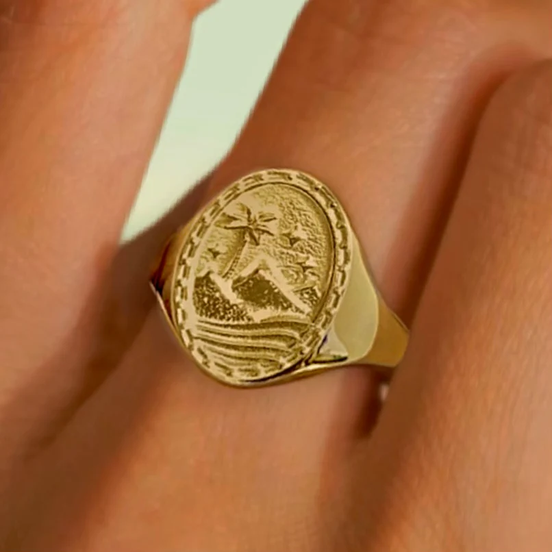 Laihas Bohemian Paradise Gold Signet Ring