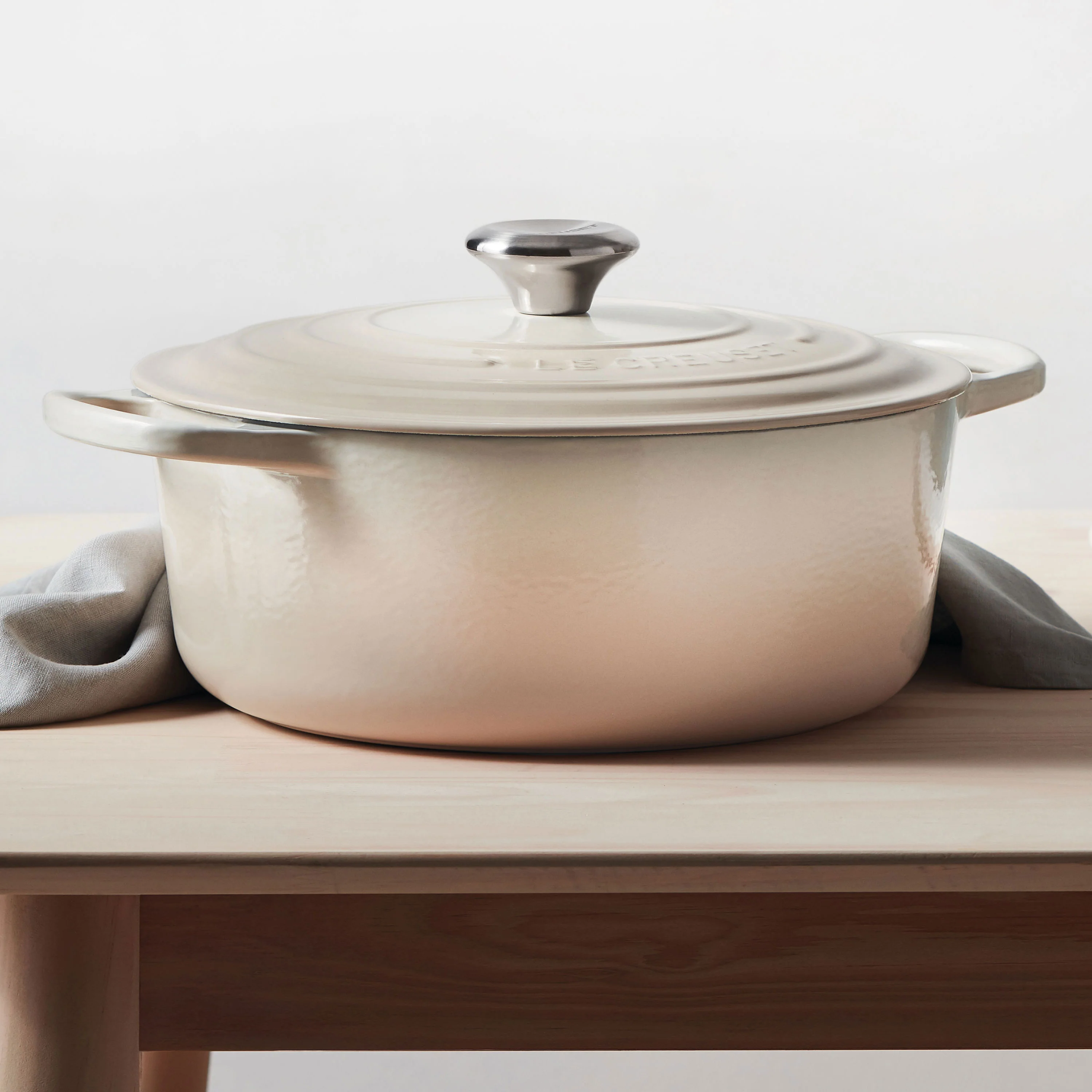 Le Creuset Signature – Forno Olandese Rotondo in Ghisa Smaltata da 3,5 qt, colore Meringue
