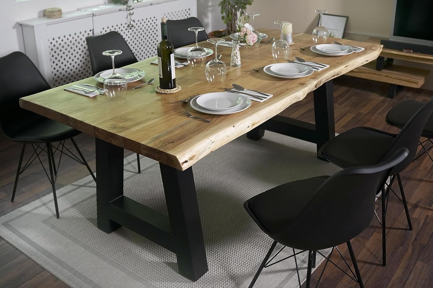 SAM Esstisch 180 x 90 cm Cali, Baumkantentisch naturfarben, Akazienholz massiv, A-Gestell aus Metall Schwarz, aufgedoppelte Kanten 25+25 mm