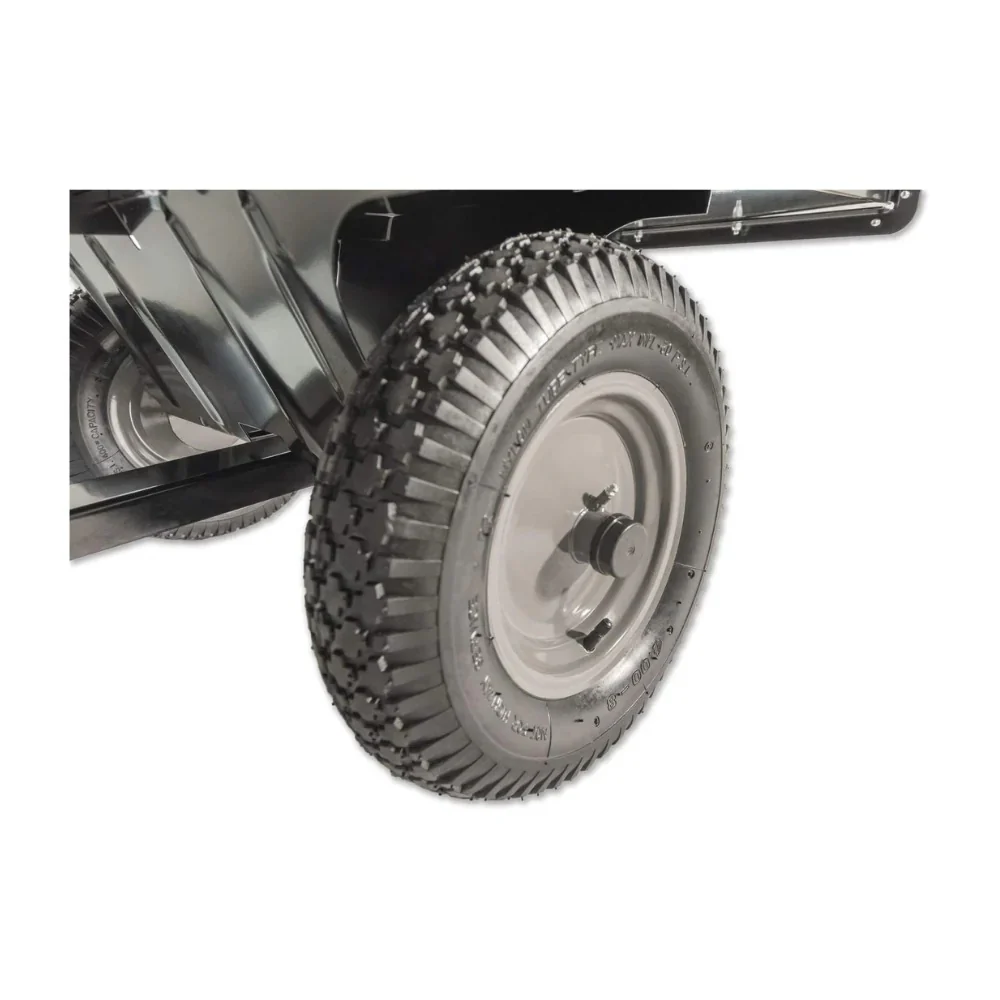 Steel tow hitch, load capacity 750 pounds