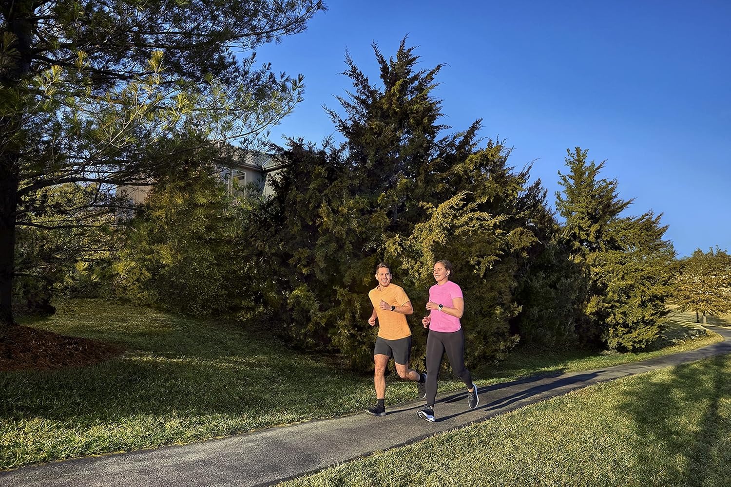 Garmin Forerunner 55 (Black), Smartwatch running con GPS, Cardio, Piani di allenamento inclusi, VO2max, Allenamenti personalizzati, Garmin Connect IQ, Taglia unica