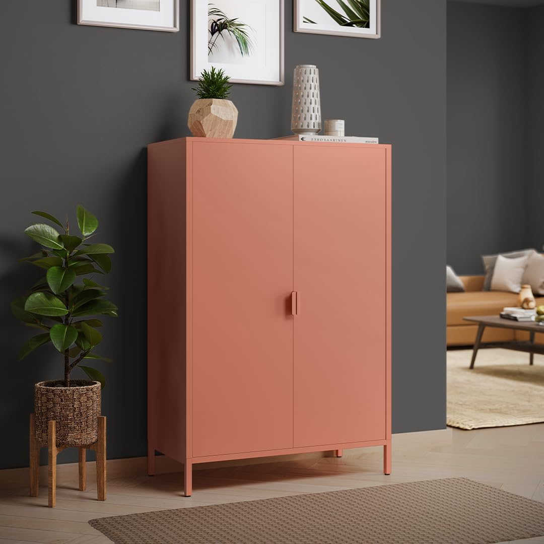skølm Ituri Metall Kommode – Metallschrank mit 3 verstellbaren Fächern – Sideboard Wohnzimmer Terrakotta – Aufbewahrungsschrank aus Stahl – Highboard im Industrial Design – Büroschrank/Flurschrank