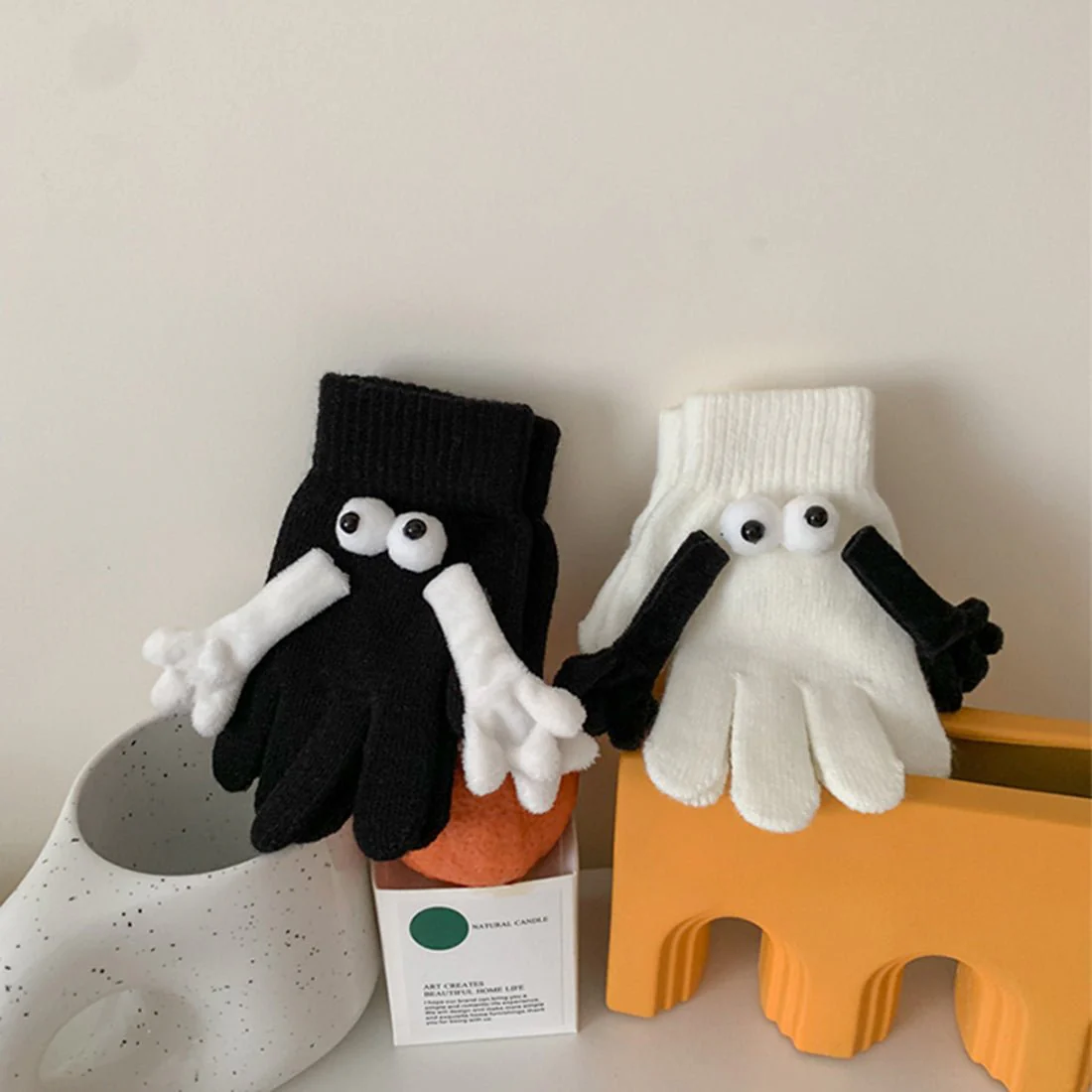 Playful Pals | Omarm de winterpret in elke handdruk!
