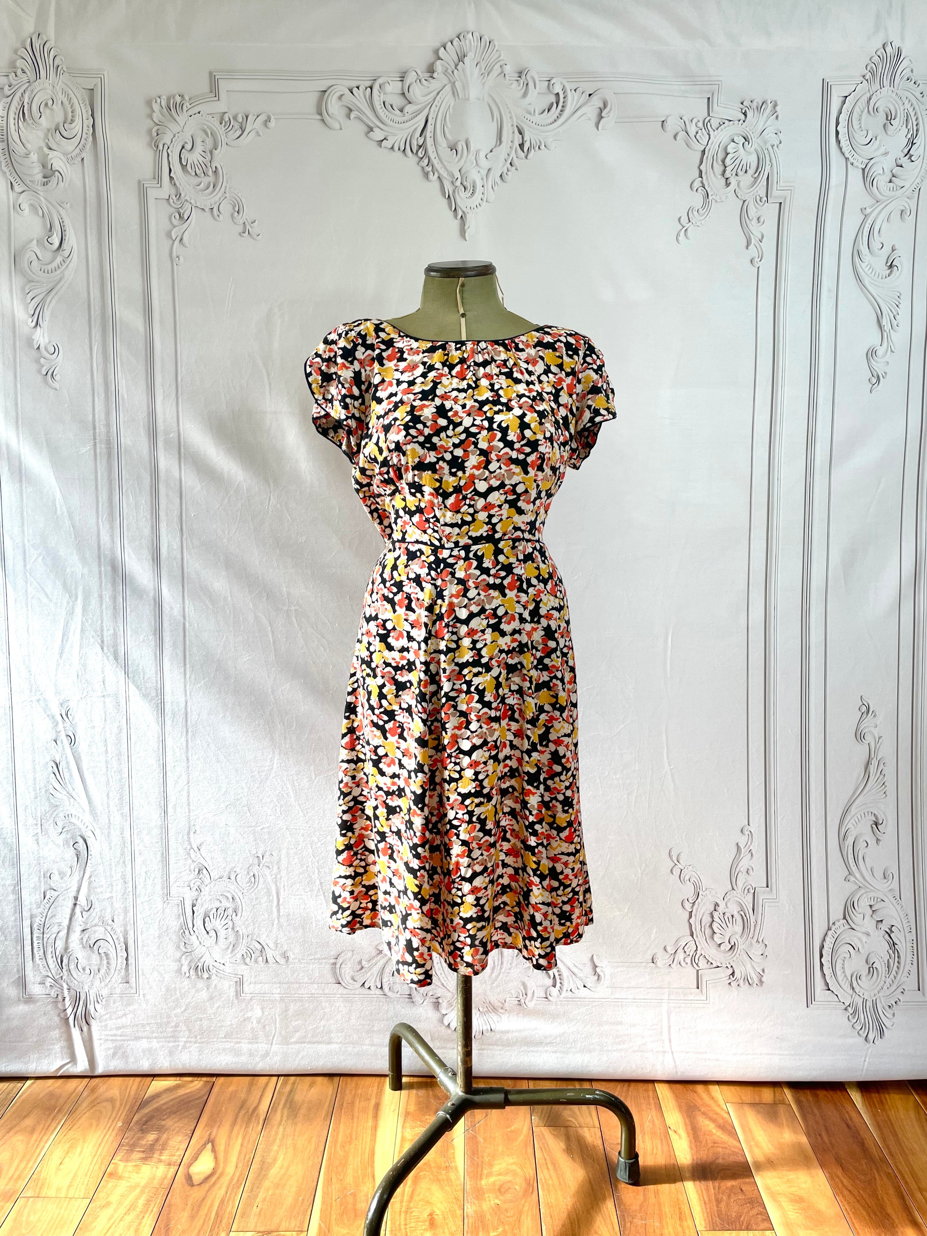 1990s does 1940s Floral Piped Tea Dress