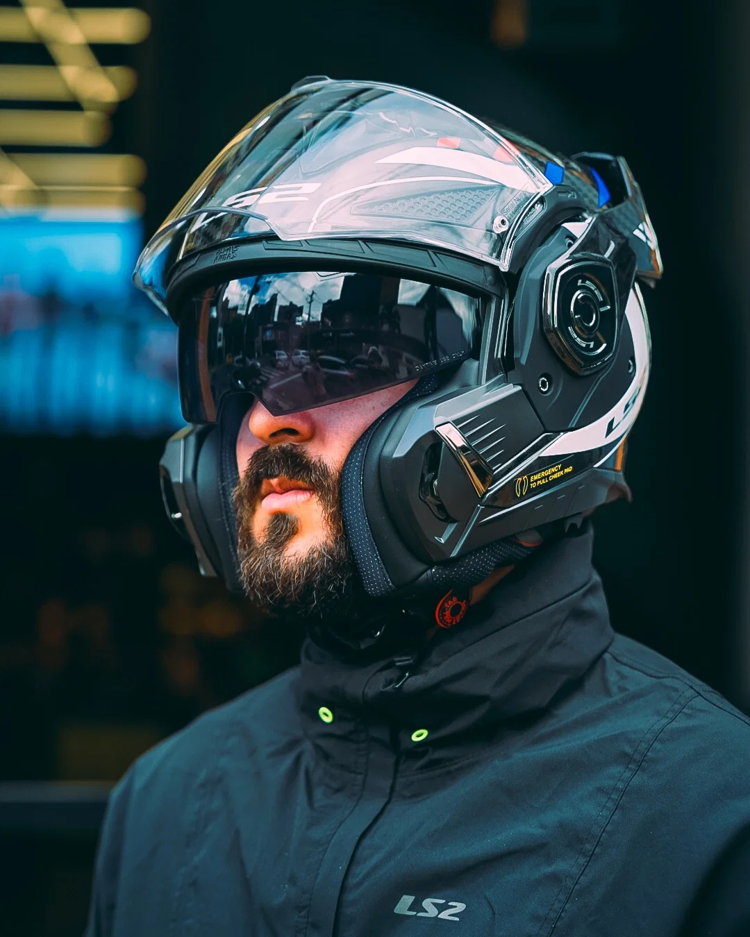 FF901 ADVANT X+ helmet in lightweight carbon fiber