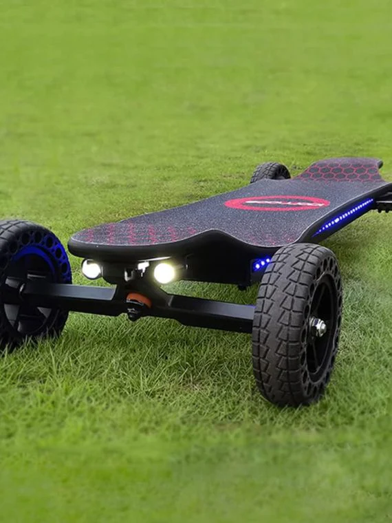 Elektromos gördeszka 4000 Watt | 12S3P | 56 km/h | 35 km hatótáv | 6 hüvelykes kerekek | Menő világítás | – Fekete
