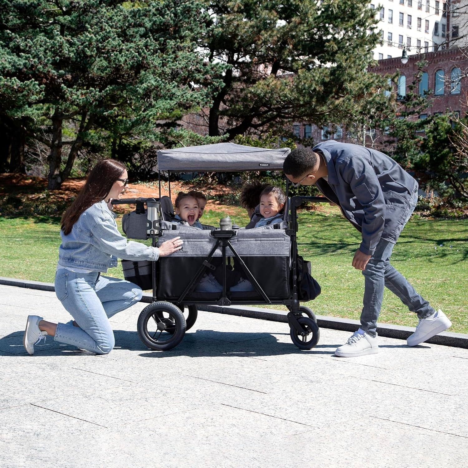 Jeep Wrangler Deluxe 4-seater stroller by Delta Children Premium Quad stroller