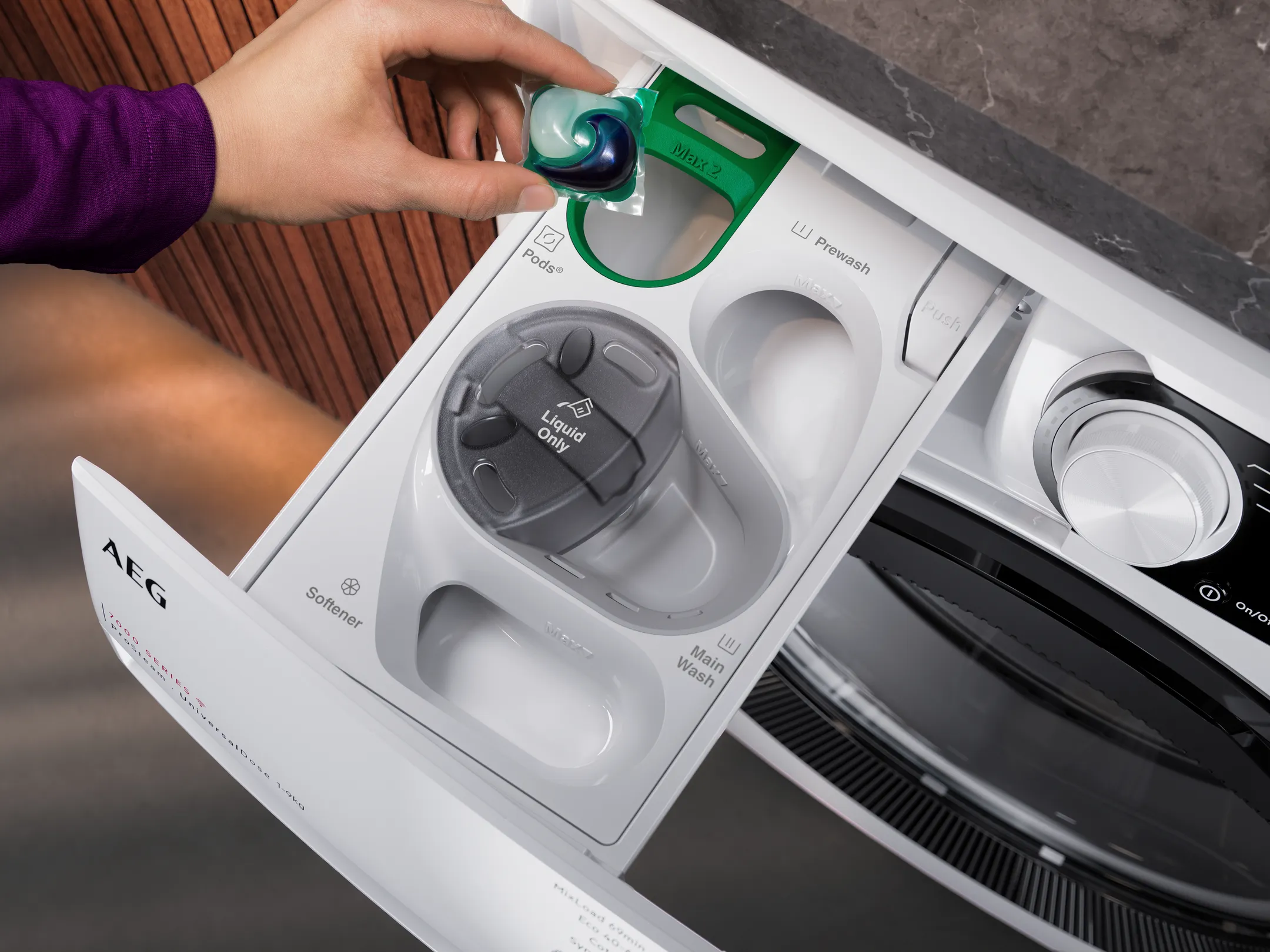 AEG Bundel - Wasmachine LR63U944 PROSENSE® UNIVERSALDOSE + Droogkast TR79G34B SensiDry