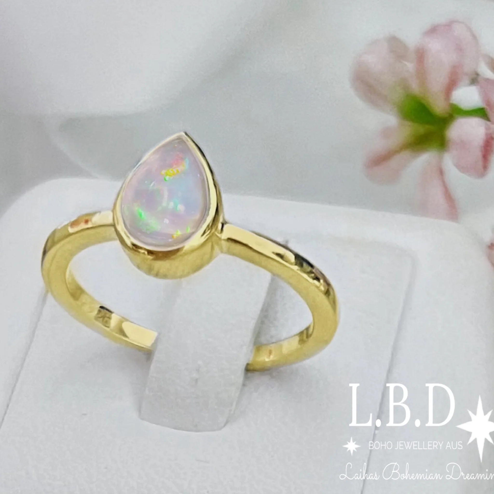Laihas Mini Tearing Spirit Gold Opal Ring