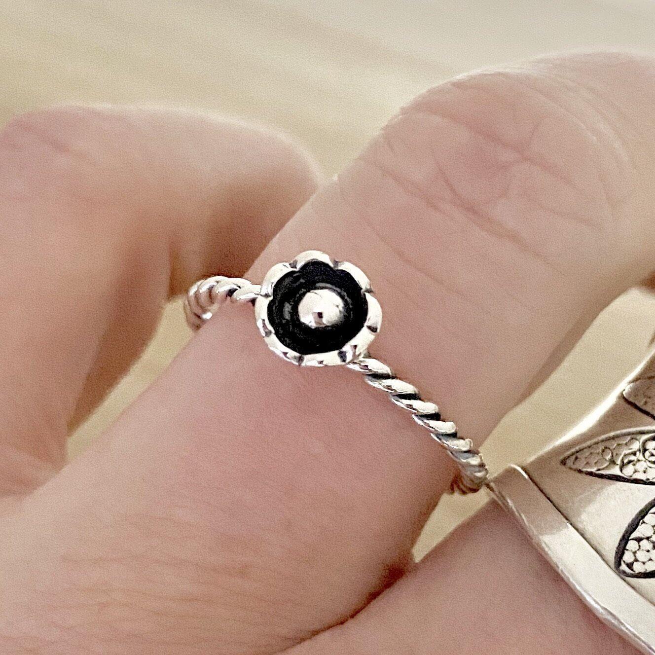 Laihas Boho Mini Bud Sterling Silver Ring