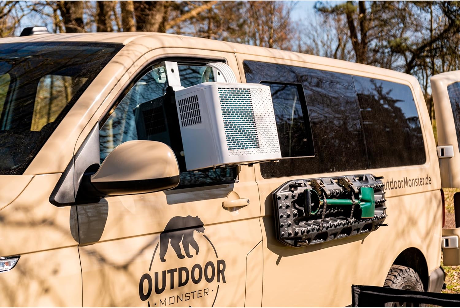 MEDION P502 Smarte Split Klimaanlage (für Wohnwagen Wohnmobil Camping Boot Bus Camper Caravan Mobilheim, inkl. Montagekit, 5000 BTU, Kühlen Entfeuchten und Ventilieren, Schlafmodus, MD37735)