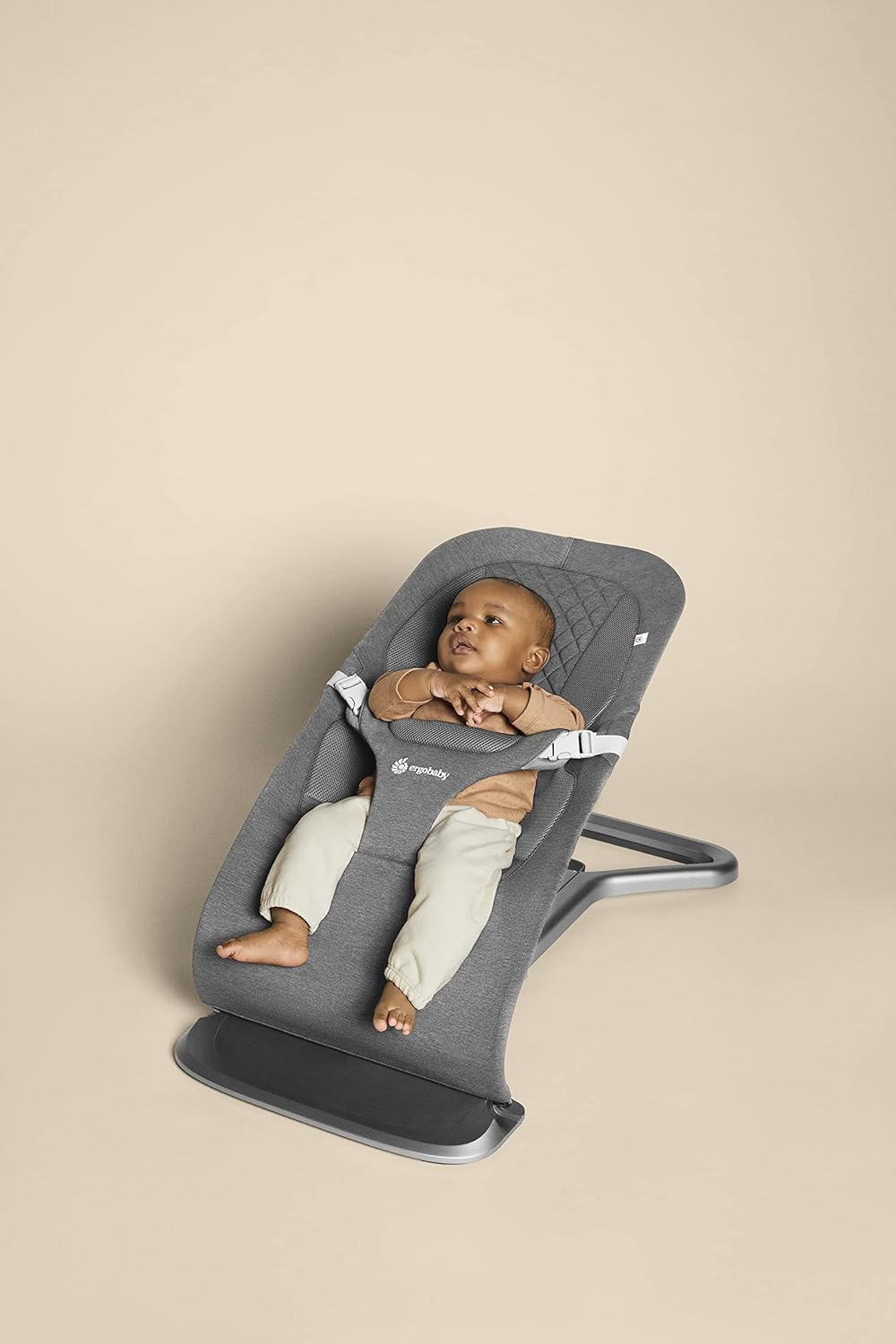 Ergobaby 3-in-1 Evolve Bouncer, Ergonomische Babywippe für Neugeborene ab Geburt bis zum Kleinkind, Babyschaukel mit Neugeboreneneinsatz (2,5 kg - 13,2 kg), Cream