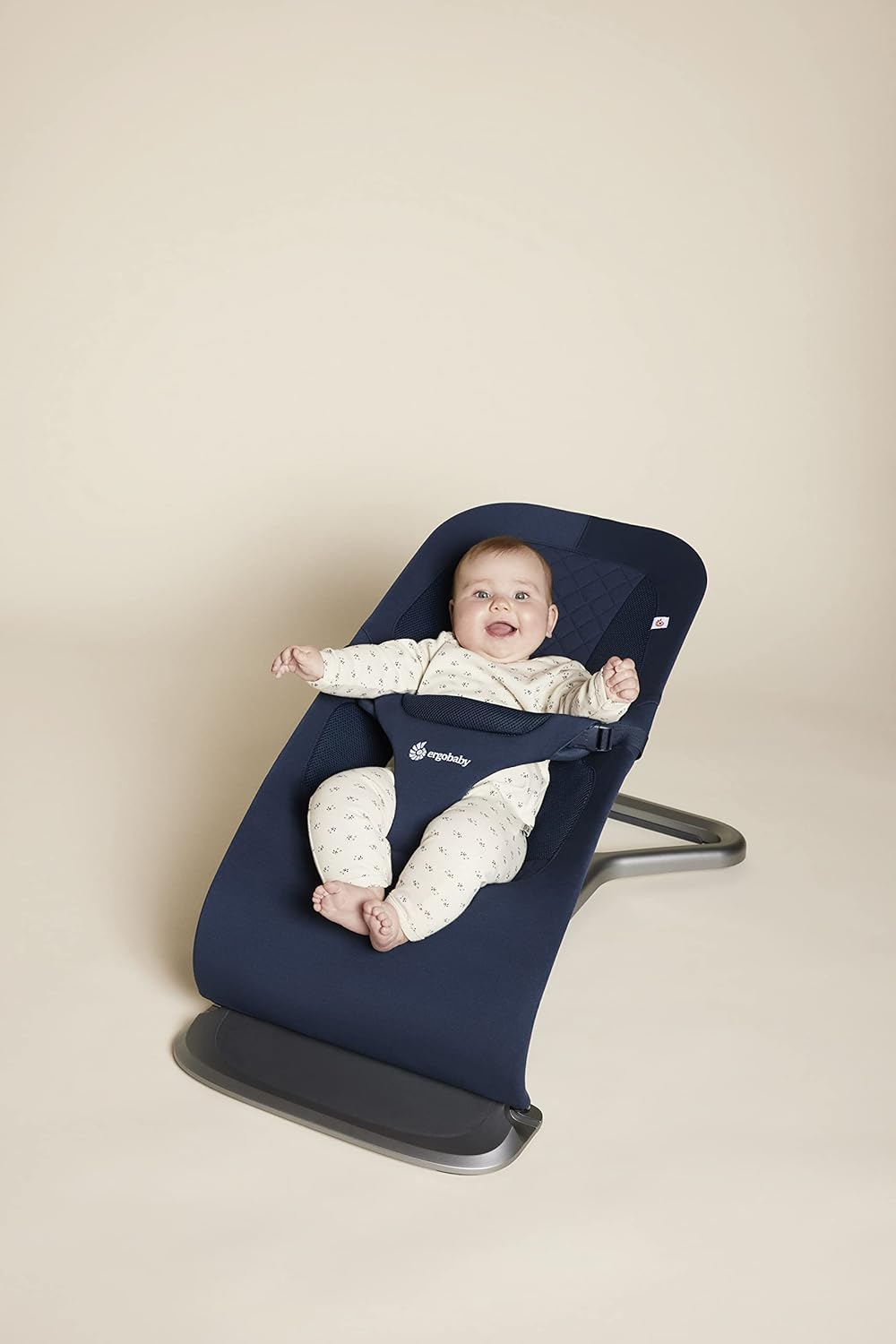 Ergobaby 3-in-1 Evolve Bouncer, Ergonomische Babywippe für Neugeborene ab Geburt bis zum Kleinkind, Babyschaukel mit Neugeboreneneinsatz (2,5 kg - 13,2 kg), Cream