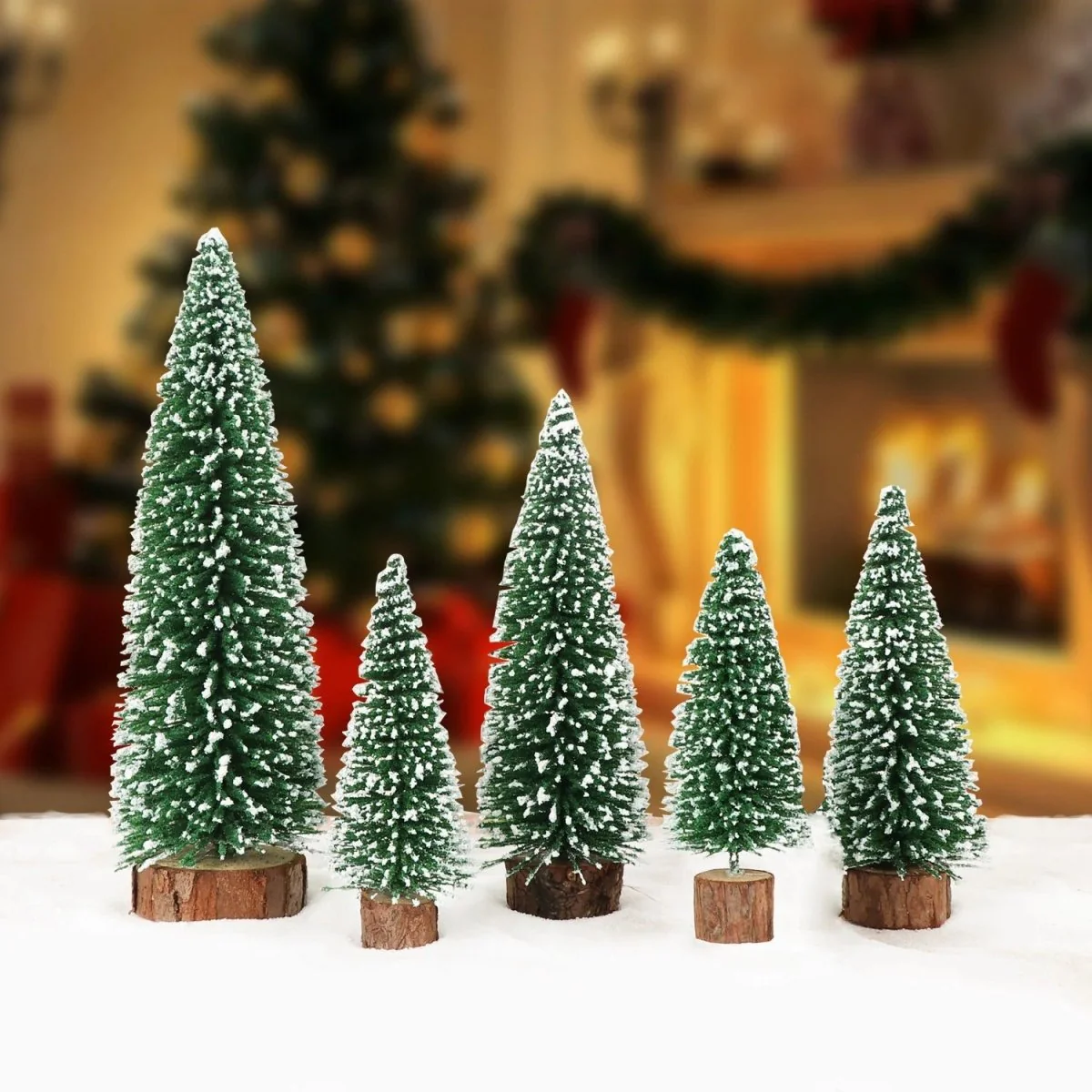 SNOWPINE BRUSH – Vlokkerig Mini-kerstboomset (5 delen) voor kerstdecoratie