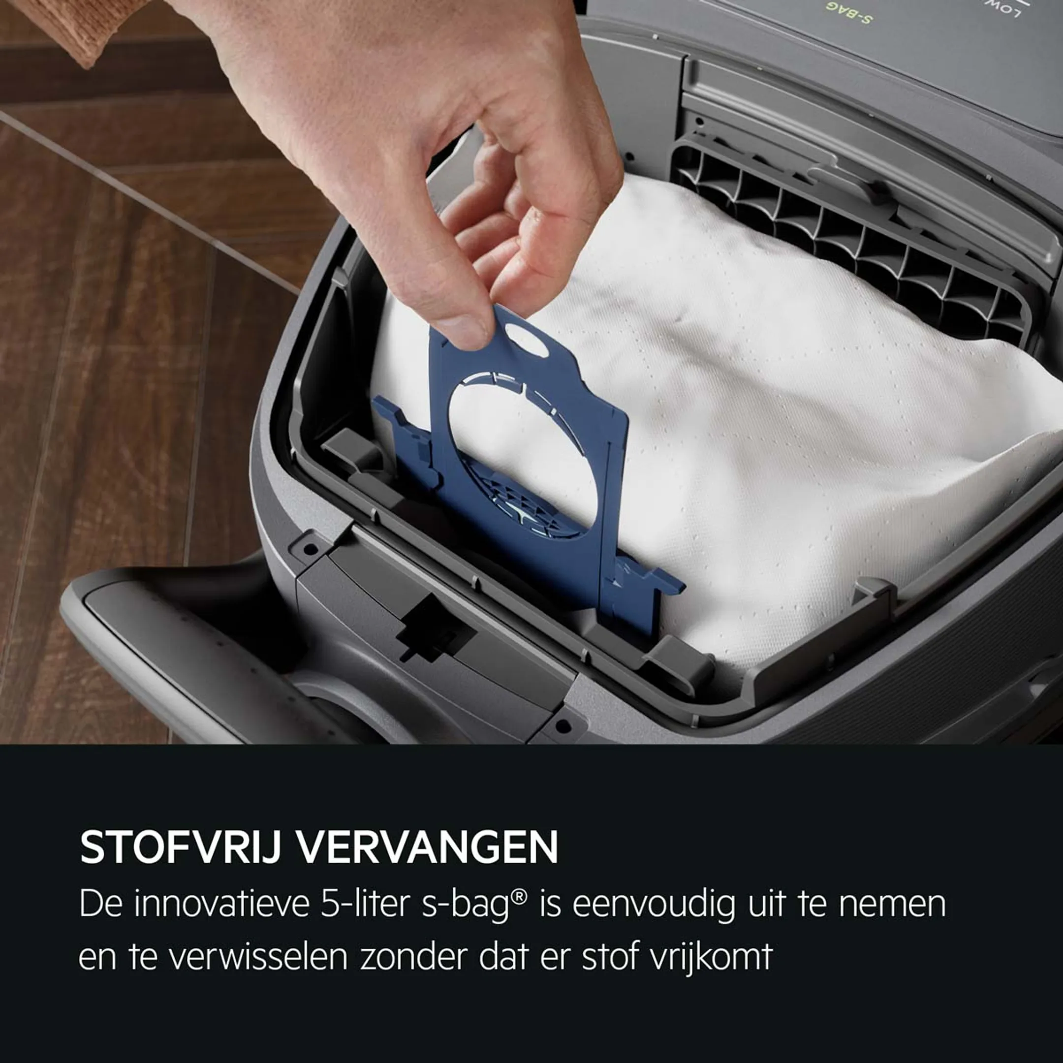 AEG Stofzuiger met zak AB81A2DG