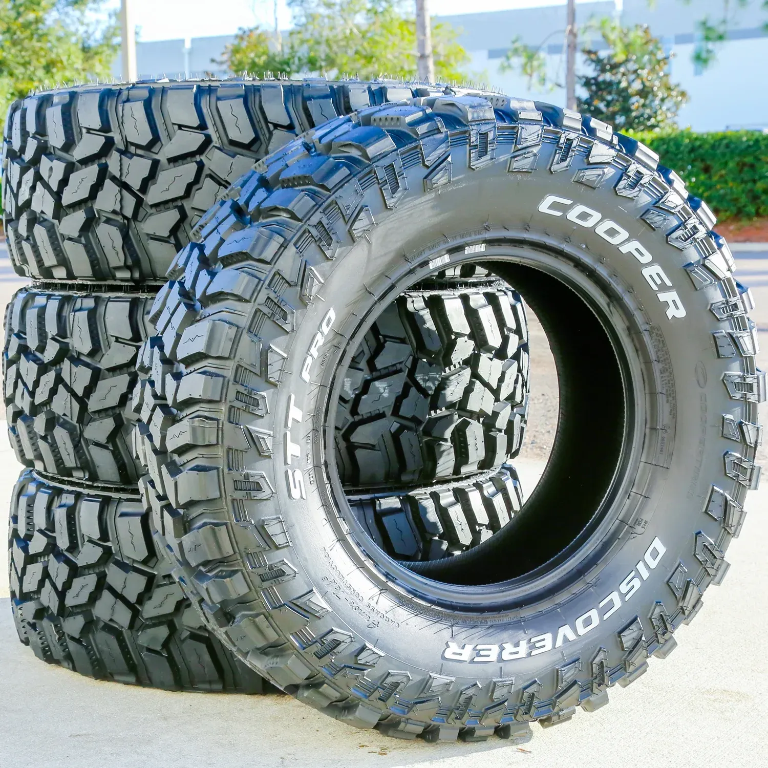 Set of 4 (FOUR) Cooper Discoverer STT Pro LT 275/70R18 125/122P E 10 Ply MT M/T Mud Tires