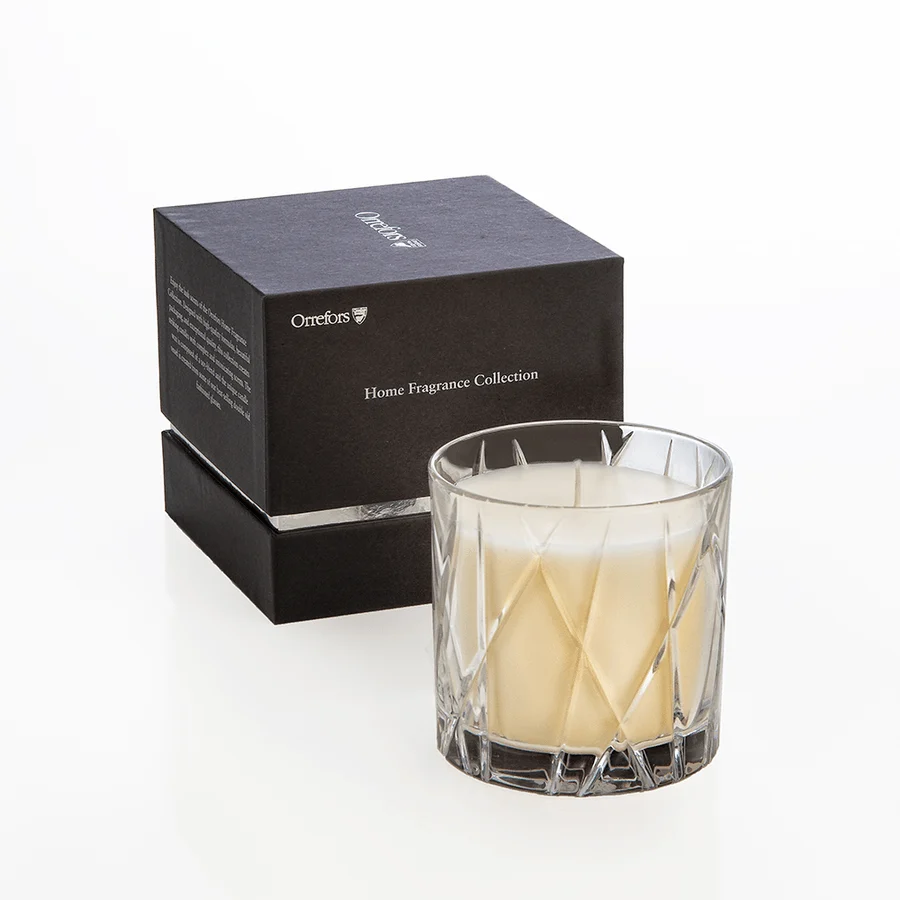 City Candle, Warm Amber and Oakmoss