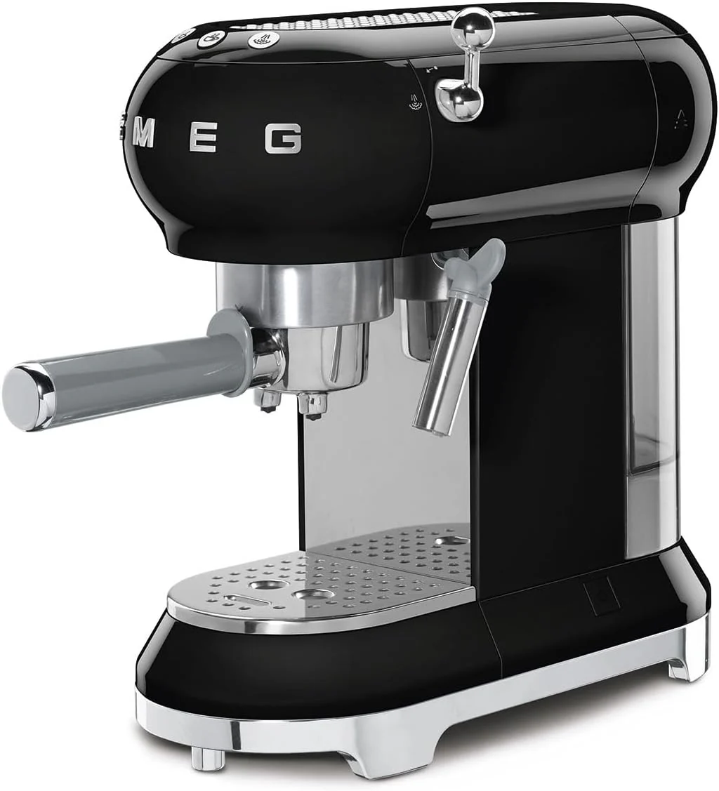 Smeg, ECF01WHEU Manual Espresso -Maschine, Cappuccino -System, Thermoblock, große Tassengehäuse und Doppelkaffeefunktion, 1 l Wassertank, kompakte Abmessungen, 1350W, Weiß