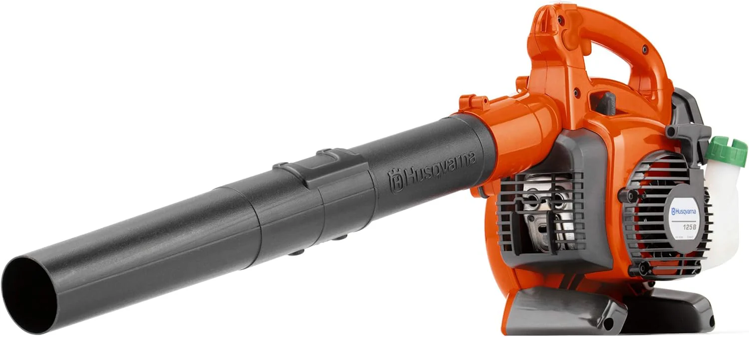 Husqvarna 125B benzines lombfúvó, 28 cm3, 1,1 LE, kétütemű kézi lombfúvó, 470 CFM, 170 MPH, 12,5 N, nagy teljesítményű tisztítás és ergonomikus kialakítás. Ajándék apának.