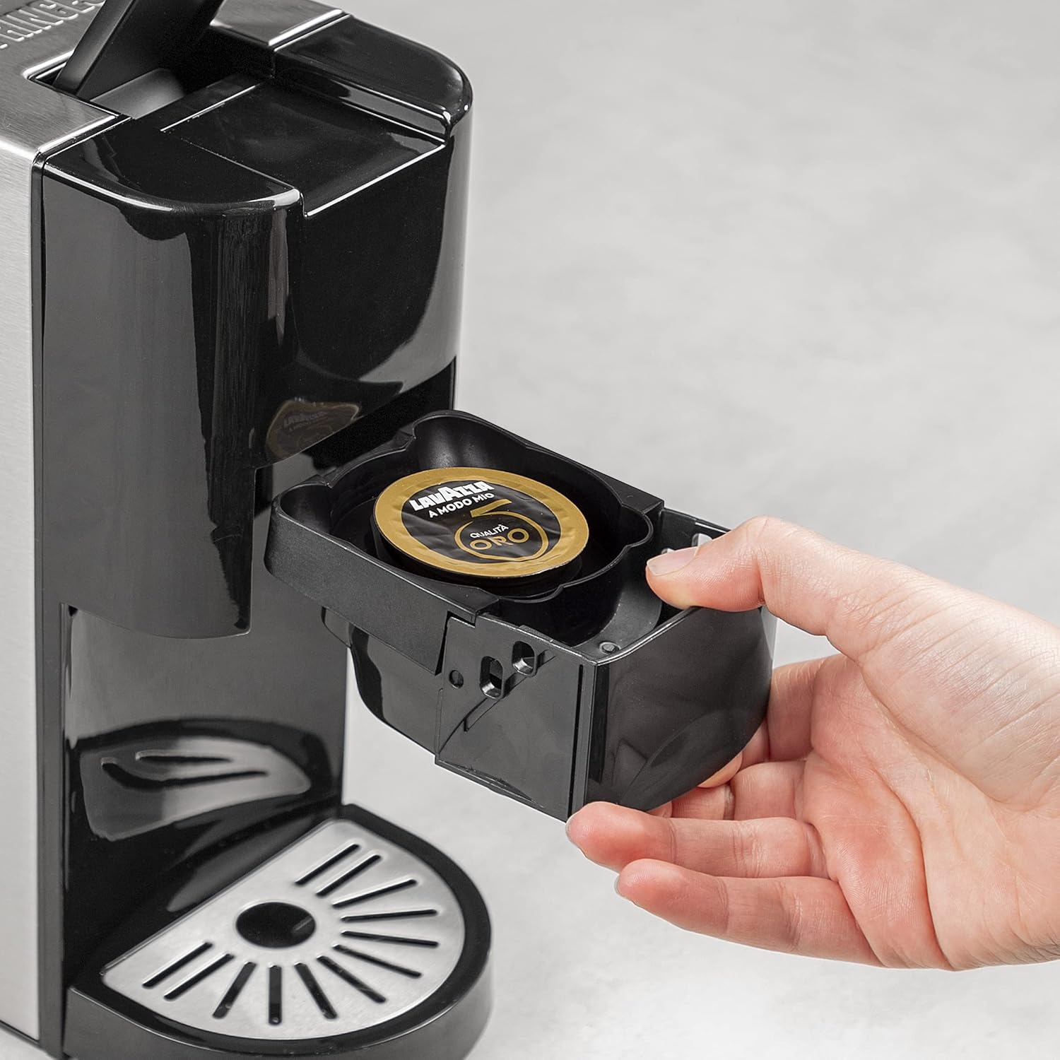 Princess Macchina Caffè Multi Capsule 5 in 1 – 19 bar – Adatta per diversi tipi di caffè – Nespresso, Dolce Gusto, Lavazza a Modo Mio e E.S.E. – 0.8 L – 1450 W – 249451