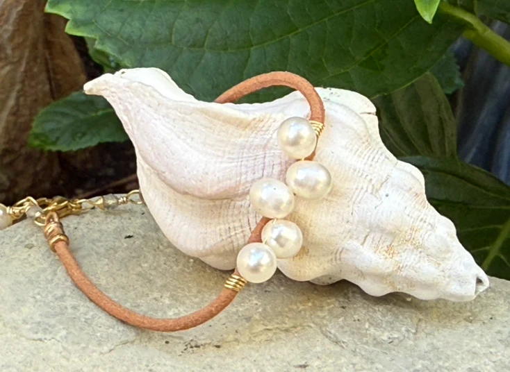 Pearl Cluster Leather Bracelet
