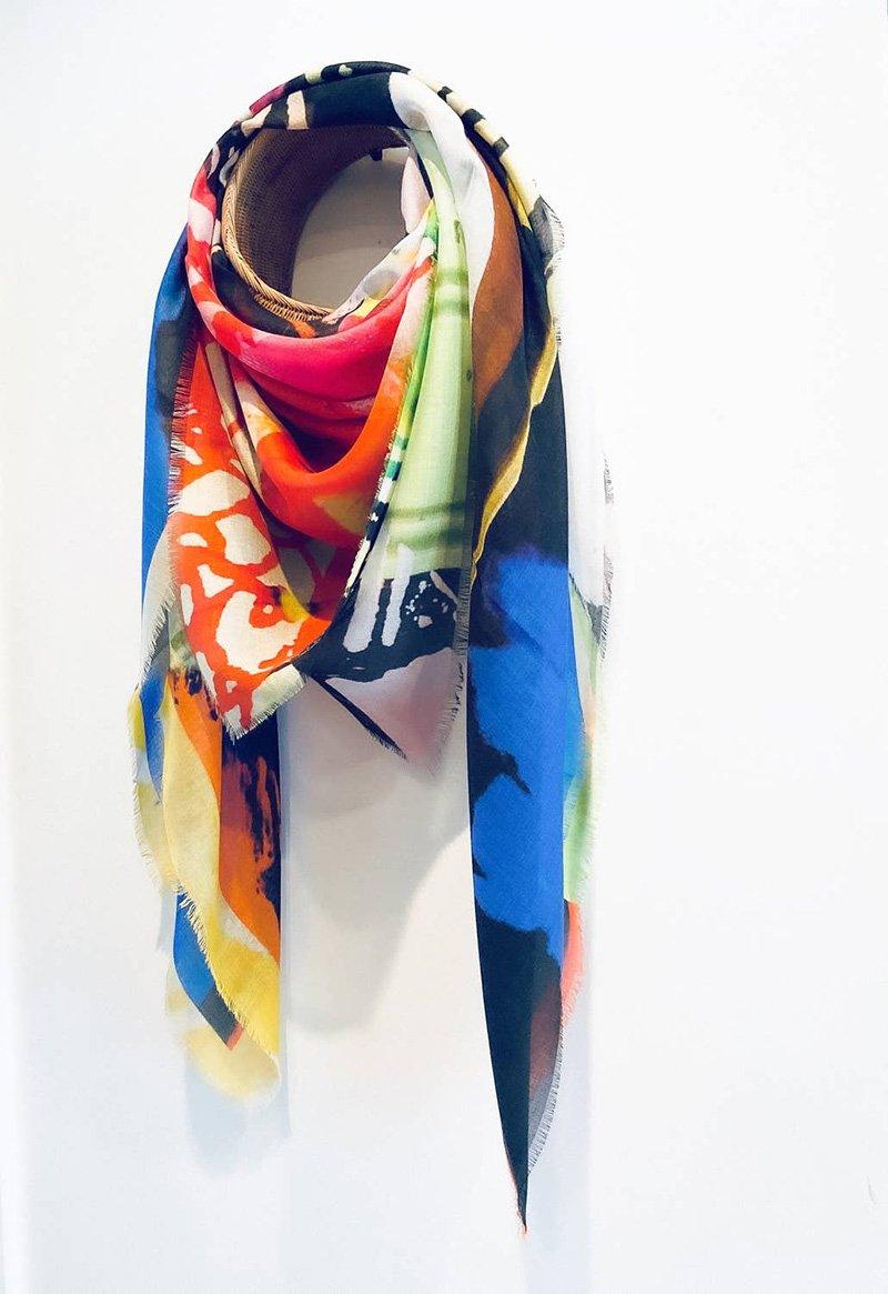 HJ Paris Scarf With Mask