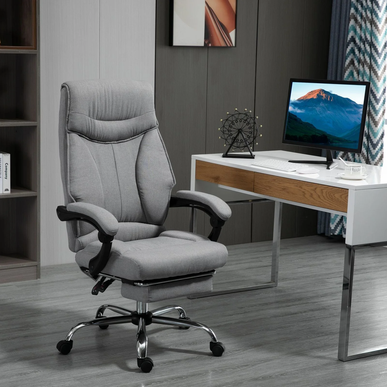 Easycomfort Sedia da Ufficio Ergonomica Girevole, Sedia da Scrivania con Rotelle, Poggiapiedi Retrattile e Reclinabile 135°, Altezza Regolabile, Grigio