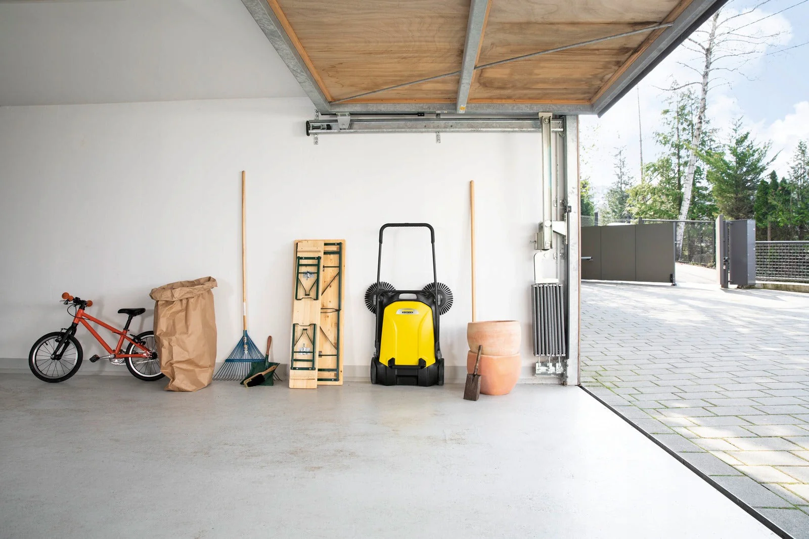 KARCHER S 4 TWIN ZAMIATARKA DO KOSTKI LIŚCI RĘCZNA 2 SZCZOTKI