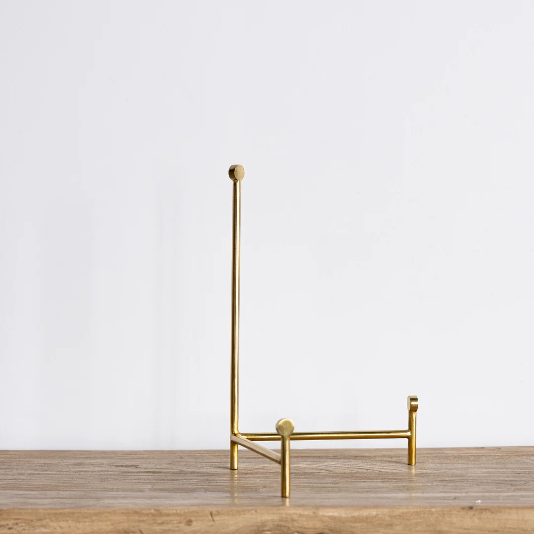Gold Straight Easel