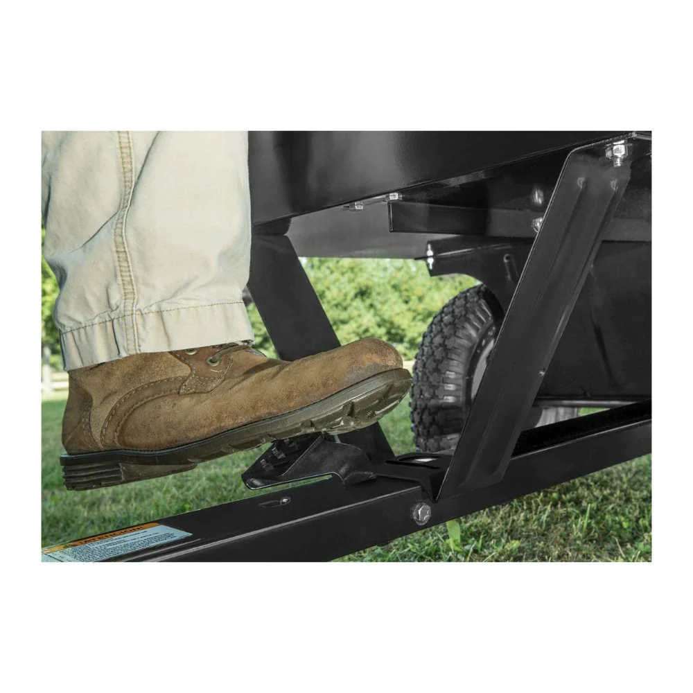 Steel tow hitch, load capacity 750 pounds