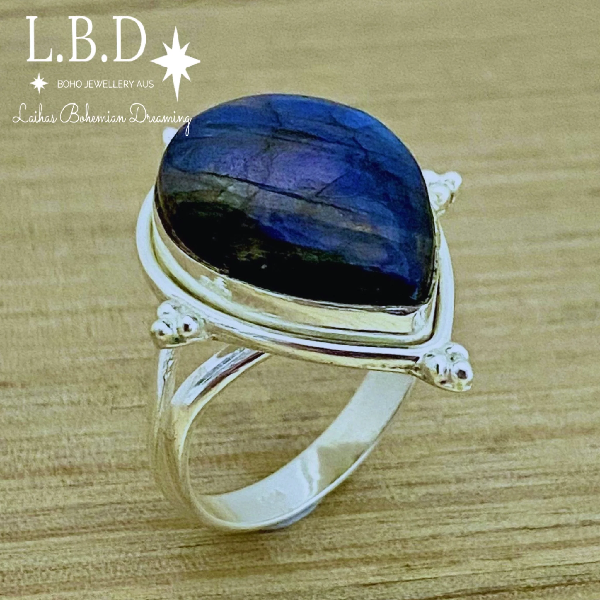 Laihas Zahli Raindrop Labradorite Ring