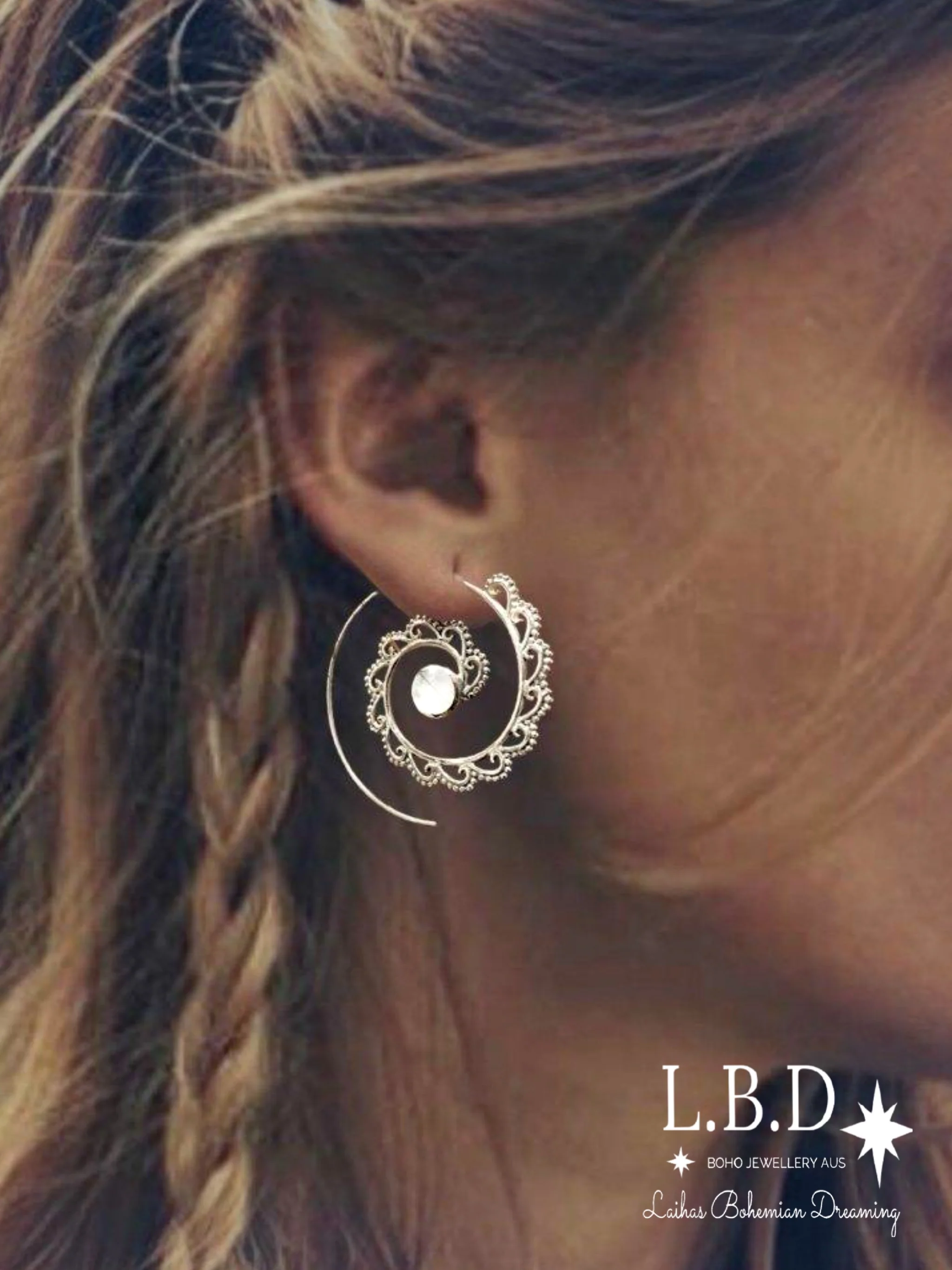 Laihas Spiral Hoop Style Sterling Silver Mother Of Pearl Earrings