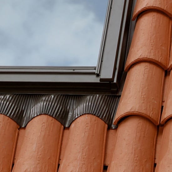 Velux EDW Flashing for 120mm Tiles – 780mm x 980mm Comes with BDX 2000