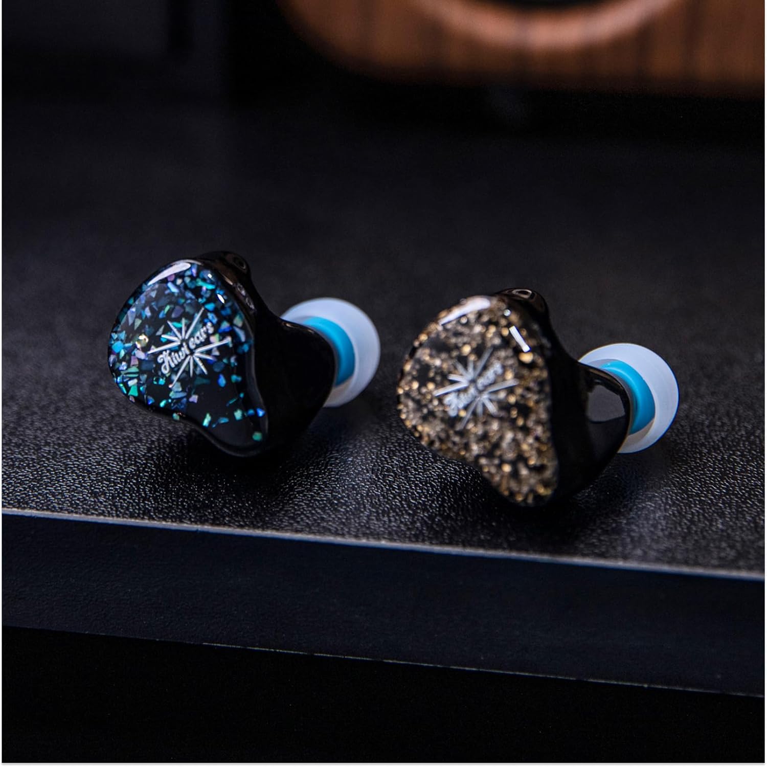 Linsoul Kiwi Ears Astral in-Ear Monitor, Écouteurs câblés 1DD + 6BA, Écouteur HiFi Studio Recording et mélange, IEM de Jeu Portable pour Les ingénieurs musicaux Professionnels audiophiles (Bleu)