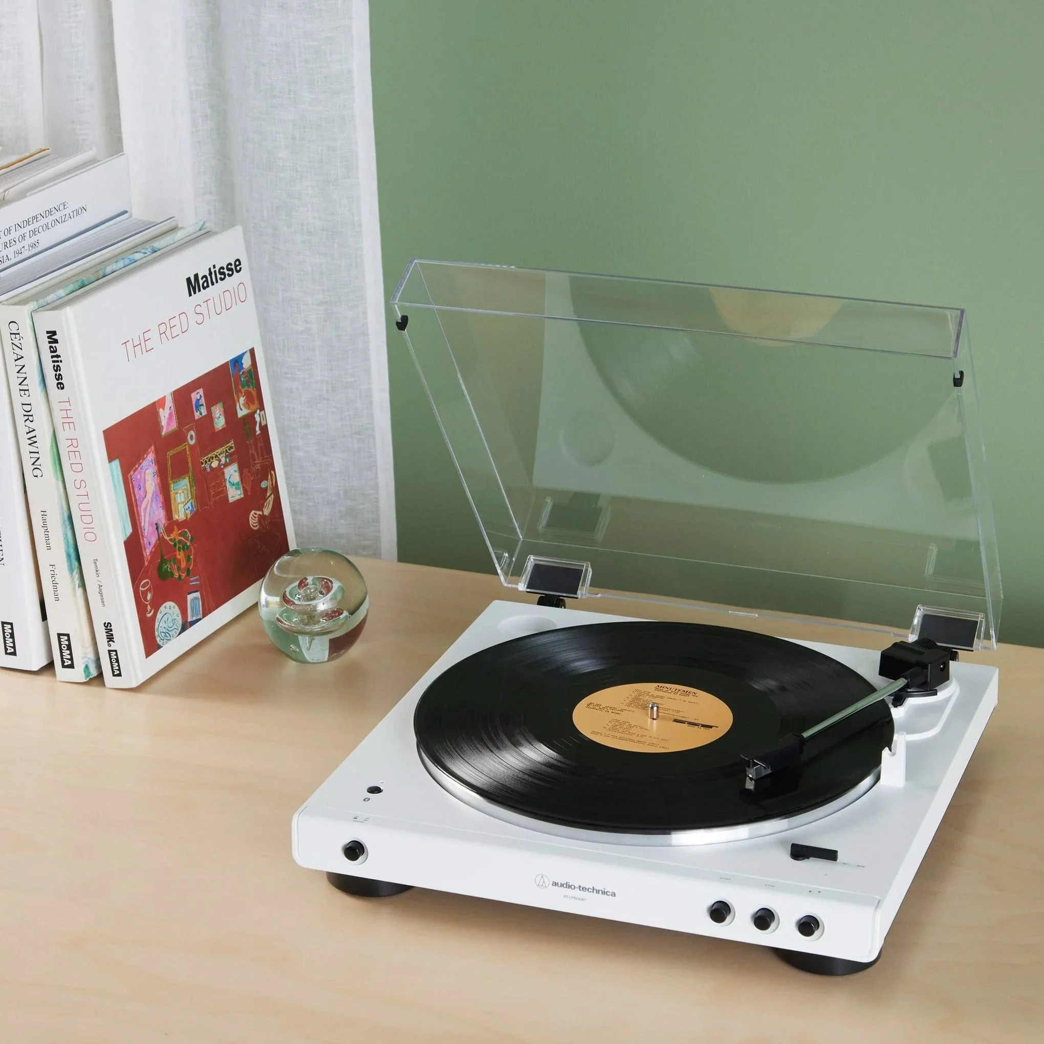 Audio-Technica AT-LP60XBT-WW Bluetooth Turntable