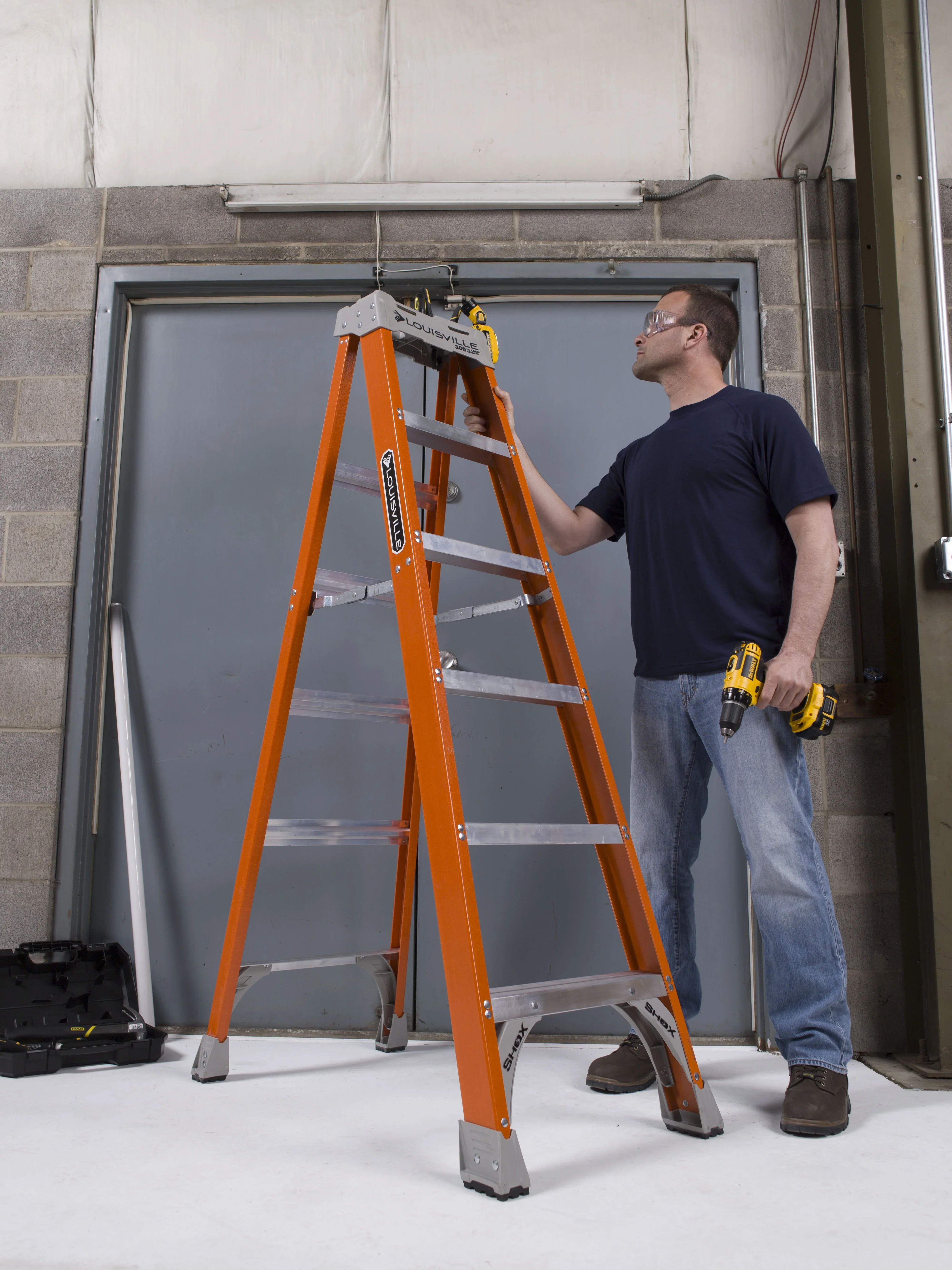 Louisville Ladder 12 - Foot Fiberglass Step Ladder, 300 - Pound Load Capacity, Type IA, FS1512