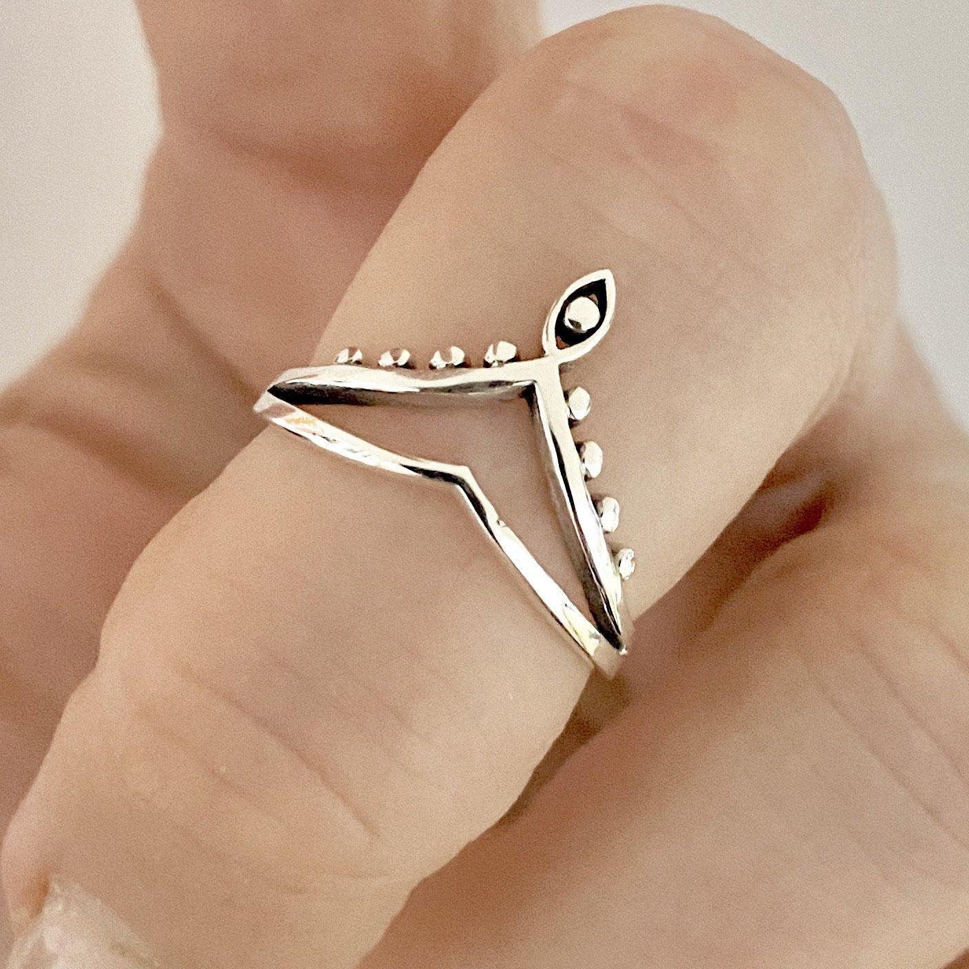 Laihas Oxidized Chevron Temple Boho Ring