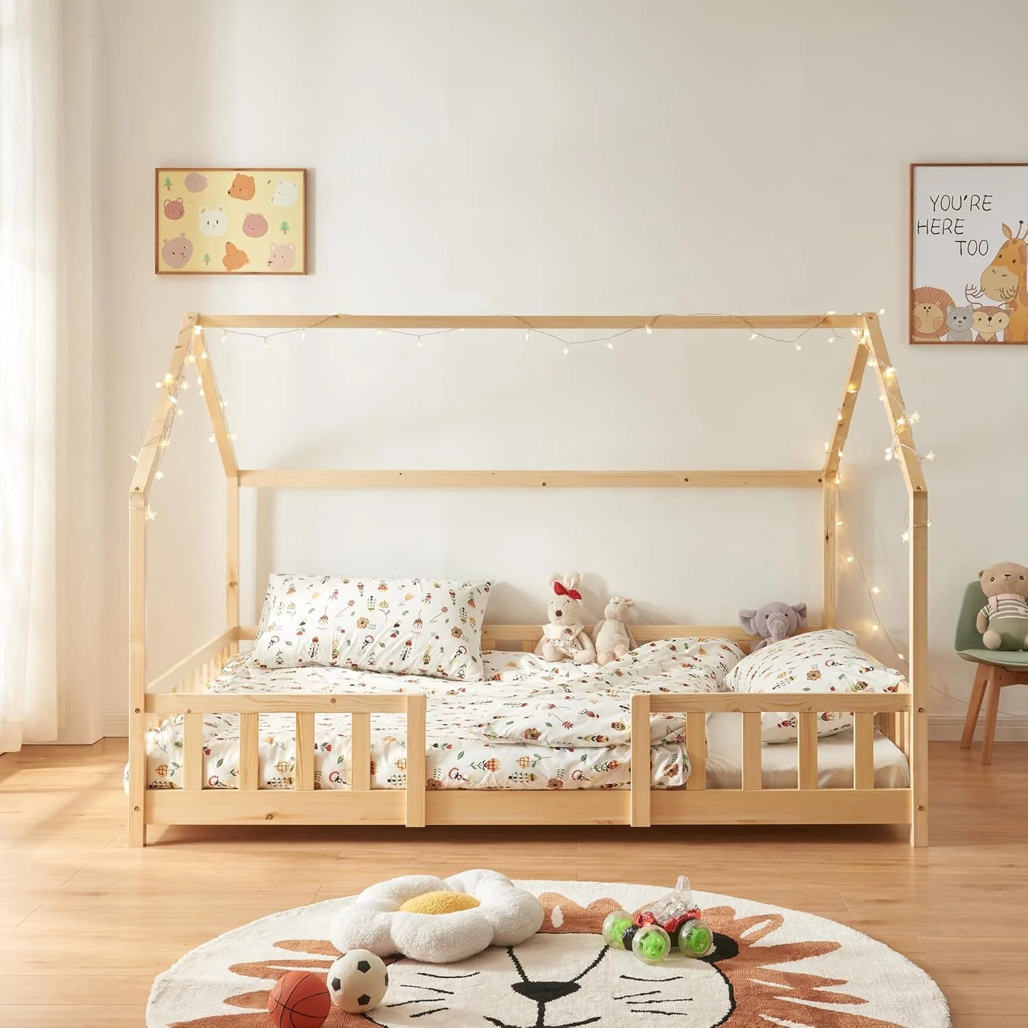 [en.casa] Letto per bambini Sisimiut a capanna 80 x 160 cm con protezione anticaduta letto in legno per bambini letto a terra rete a doghe in legno di pino Bianco opaco