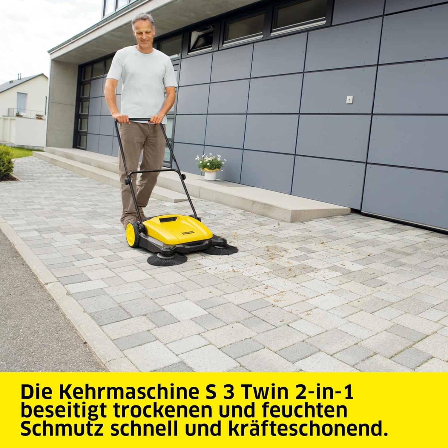 Kärcher Kehrmaschine S 3 Twin 2-in-1, Arbeitsbreite: 650 mm, bis zu 1.800 m²/h Fläche, Kehrgutbehälter: 16 l, Gewicht: 9,7 kg, 2 Seitenbesen für trockenen Schmutz, 2 Seitenbesen für feuchten Schmutz