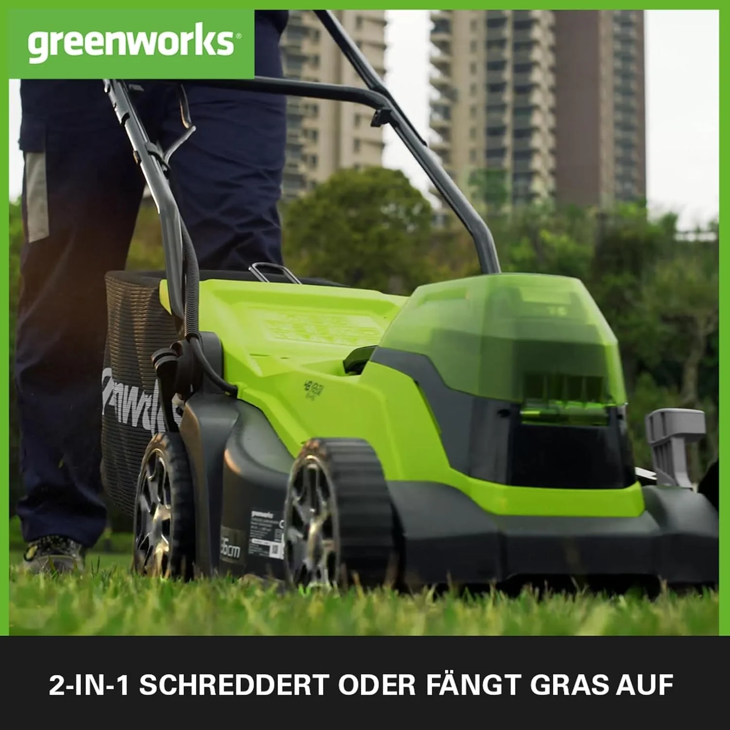 Greenworks 48V (2x24V) Selbstfahrender Akku Rasenmher für groe Flchen bis zu 480m, 46cm Schnittbreite, 55L Sack PLUS zwei 4Ah-Akkus und Doppelladegert GD24X2LM46SPK4X