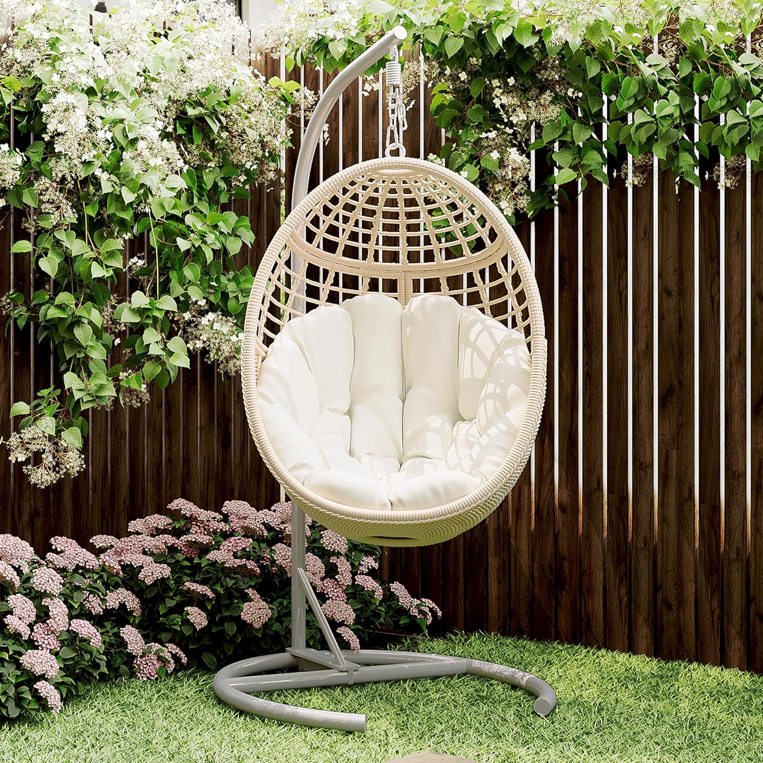 Korb Hängesessel mit Gestell: Wetterfestes Handgeflochtene PE-Rattan Schwebesessel mit Standfuß, Outdoor Indoor Schaukelstühle mit Polsterung für 150KG Terrasse Balkon Garten Schlafzimmer, Beige