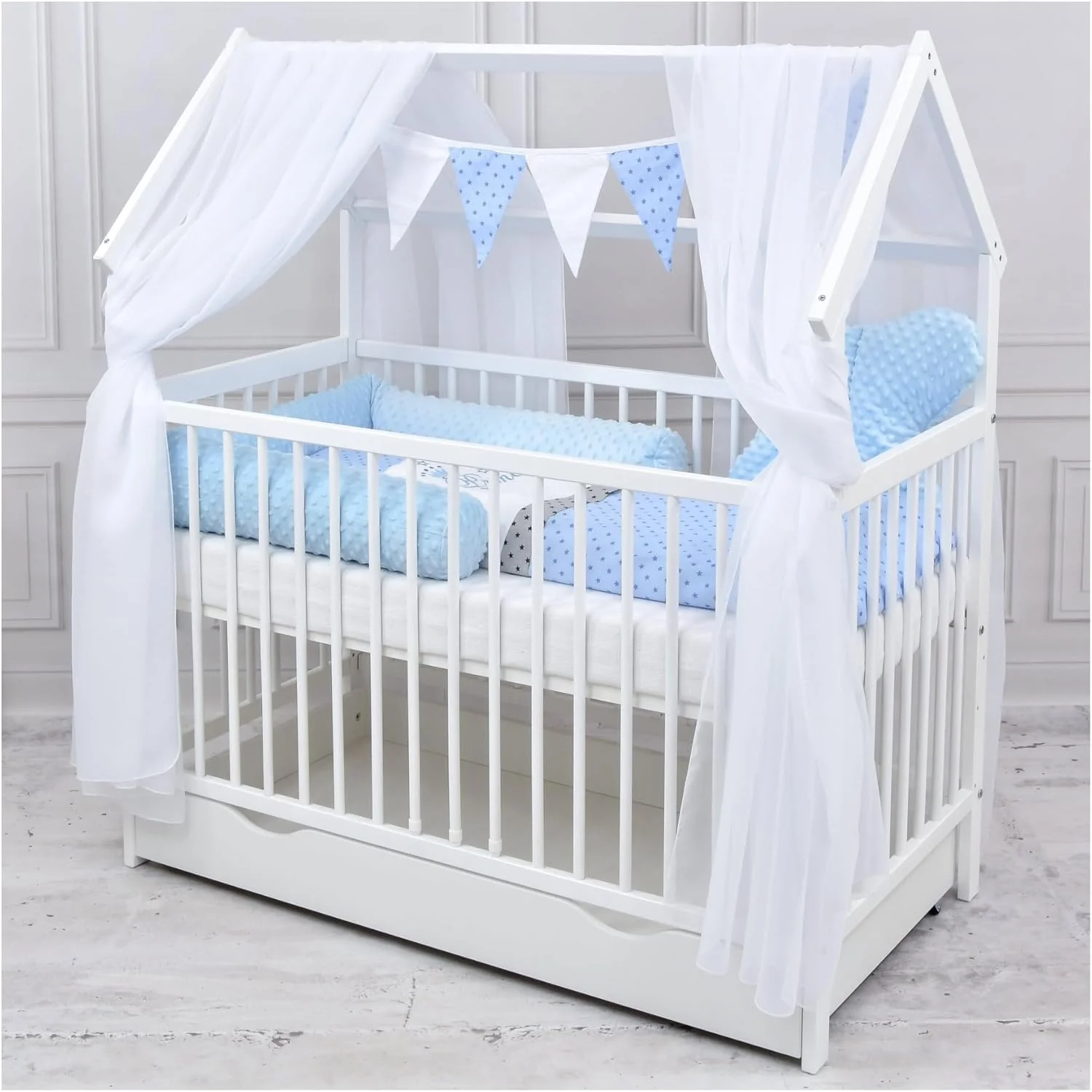 Baby Delux Babybett Komplett Set Hausbett 60x120 cm wei Schublade Rausfallschutz Kinderbett Matratze Bettwsche Deko Set (Prince Stars)