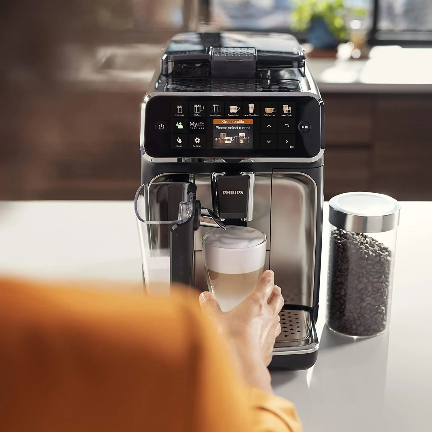 Philips Series 5400 volautomatische koffiemachine - LatteGo melksysteem, 12 koffiespecialiteiten, intu?tief display, 4 gebruikersprofielen, chroom (EP5447/90)