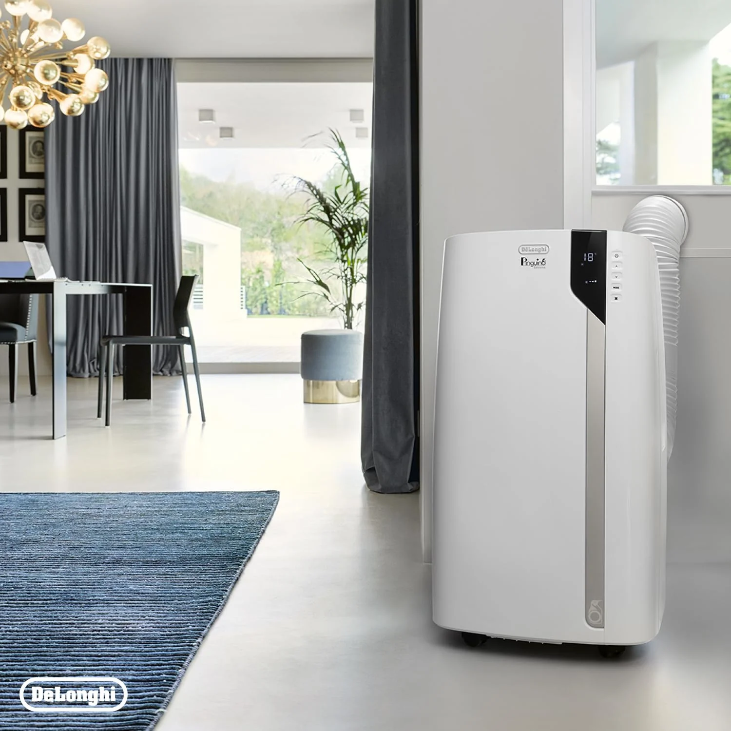 De'Longhi Pinguino PAC EM82, Condizionatore Portatile per ambienti fino a 80 m³, 9.400 BTU, 2,4 kW, 63 dB, Funzione Deumidificatore, Classe Energetica A, Timer 24h, Bianco