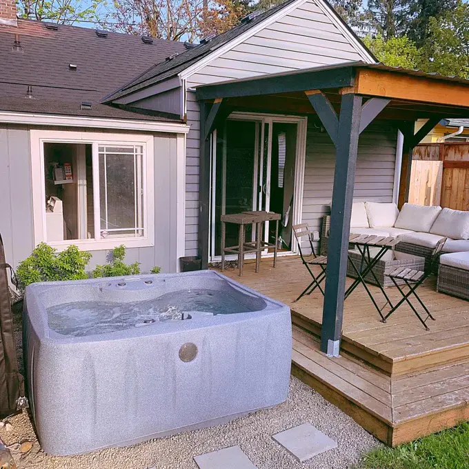 Aquarest Spas, Powered By Jacuzzi庐 Pumps 4 - Person 12 - Jet Rectangular Plug And Play Hot Tub