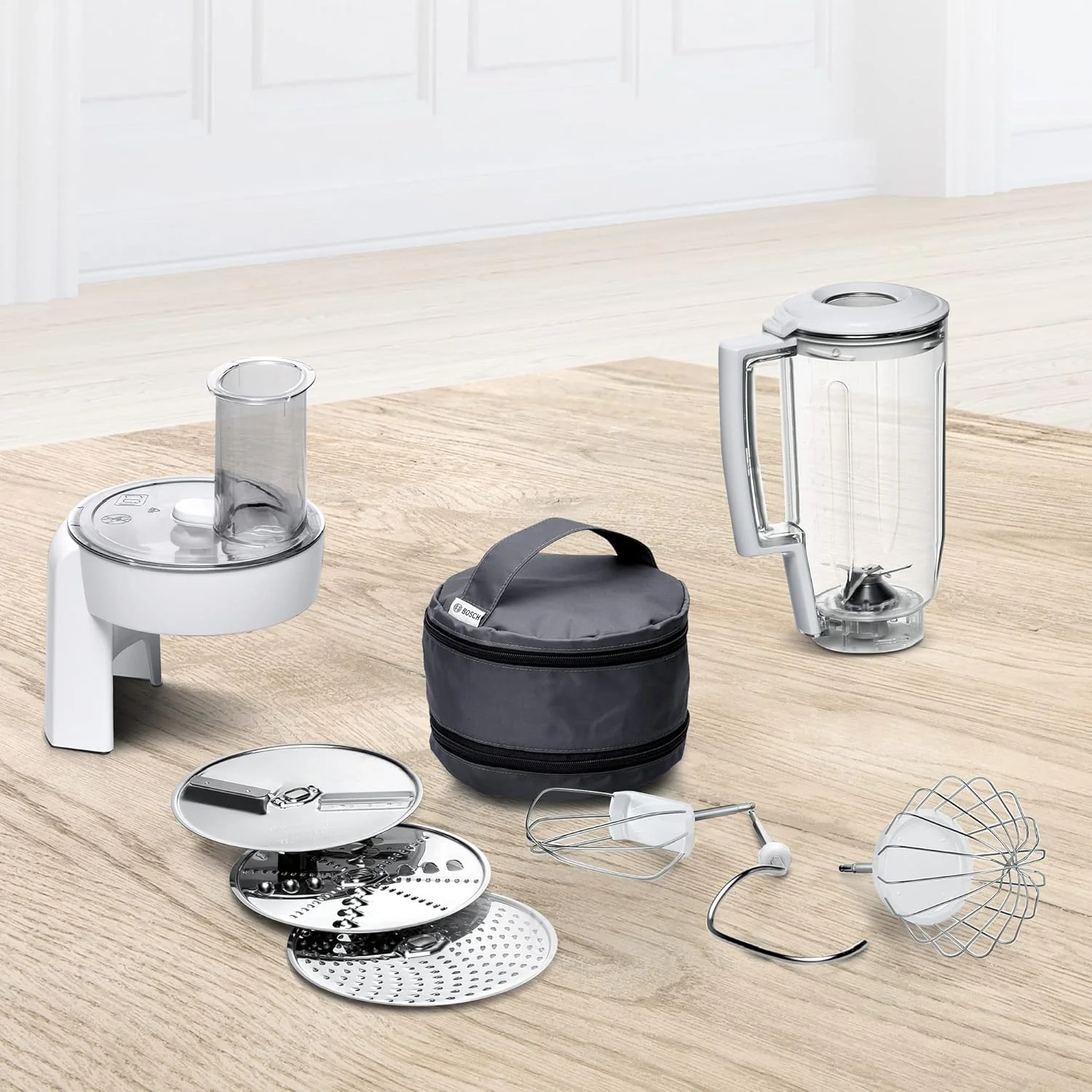 Bosch Küchenmaschine Serie 4 MUM58720,Edelstahl-Schüssel 3,9 L, Mixer 1,25 L, Planetenrührwerk,Knethaken,Schlag,Rührbesen, Durchlaufschnitzler, 3 Scheiben, 1000 W, Dunkelrot/Silber