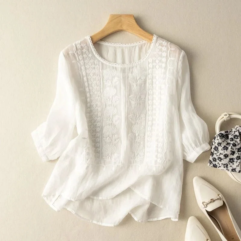 Women��s Summer Blouse Elegant Embroidery Design