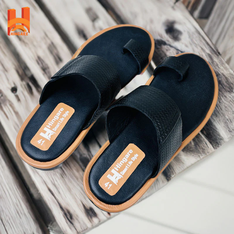 Stylish Black Genuine Leather Sandal Original Leather Men��s Flat Sandal with Toe Ring