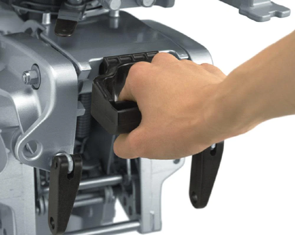 8 LE-s, négyütemű külmotor gázkarral és elektromos trimmeléssel