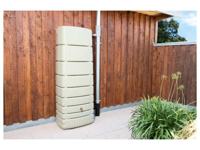 4rain Regentonne SLIM, 650 Liter Volumen, inklusive Auslaufhahn und Windsicherung